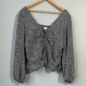 H&M Black and White Floral Long Sleeve Blouse